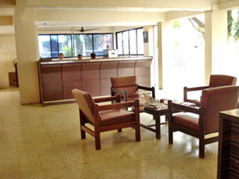 Meru Hotell Pune Exteriör bild