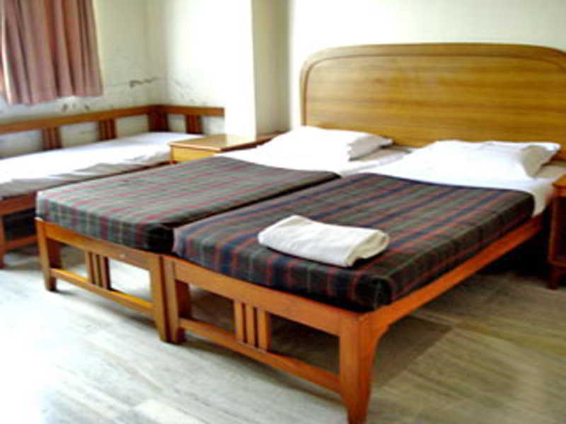 Meru Hotell Pune Exteriör bild